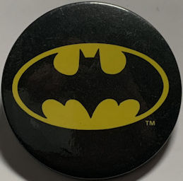 #CH533 - Bat Signal (Batman) Pinback - Licensed DC Comics 1964