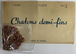 #BEADS0904 - Full Package of 1,000 tiny Rubis (Red) Glass Chaton demin-fins (tiny rhinestones)