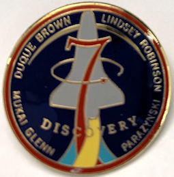 #MISCELLANEOUS372 - Cloisonné Pin Made for the Launch of Discovery 7 (STS-95) Carrrying John Glenn at 77 Years Old