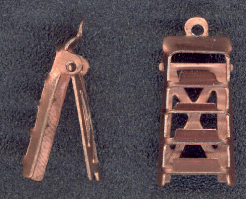 #BEADSC0081 - Copper Ladder Charm That Opens and Closes