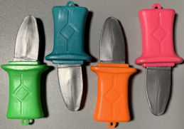 #TY857 - Vending Machine Retractable Toy Knife