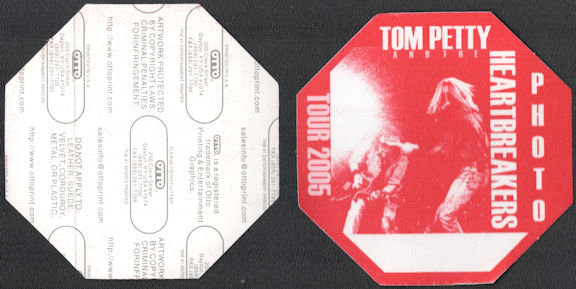 ##MUSICBP0648 - Tom Petty and the Heartbreakers OTTO Cloth Backstage Photo Pass from the 2005 Tour