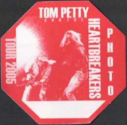 ##MUSICBP0648 - Tom Petty and the Heartbreakers OTTO Cloth Backstage Photo Pass from the 2005 Tour