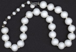 #BEADS0550 - 15" Shiny Chalk White Glass Children's Necklace