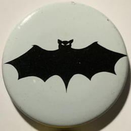 #CH536 - Rare Tin Litho Licensed 1989 Batman Bat Signal Pinback
