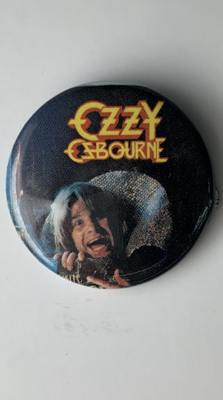 ##MUSICBG0165 -  1984 Ozzy Osbourne Licensed Pinback Button from "Button-Up" 