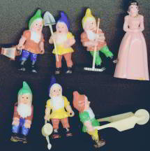 #CH106  - Set of Hard Plastic Snow White and the Seven Dwarfs Figures