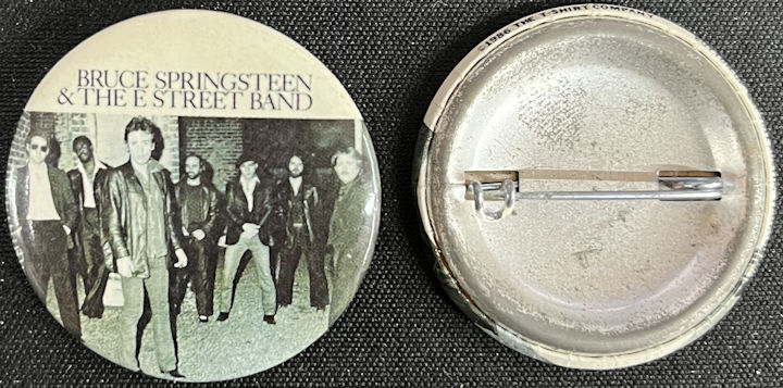 ##MUSICBQ0218 - Rare 1986 Bruce Springsteen and the E Street Band Pinback Button from "Button-Up"