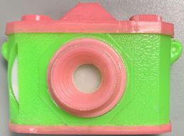 #TY881 - Toy Camera with Mechanical Picture Viewer